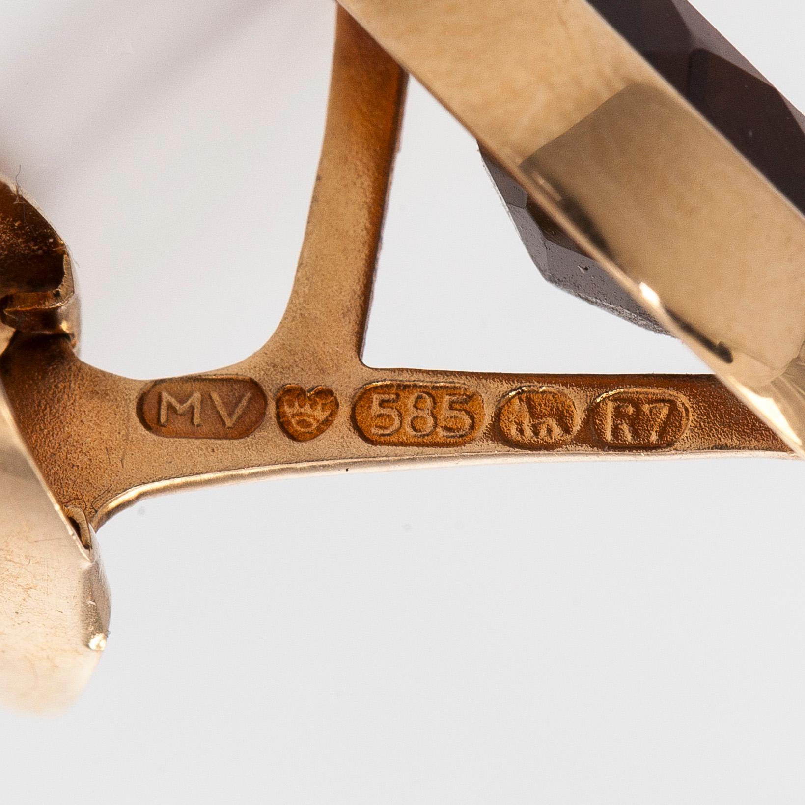 Manschettknappar, fasettslipad rökkvarts, 14K guld. Martti Viikinniemi, 1970.