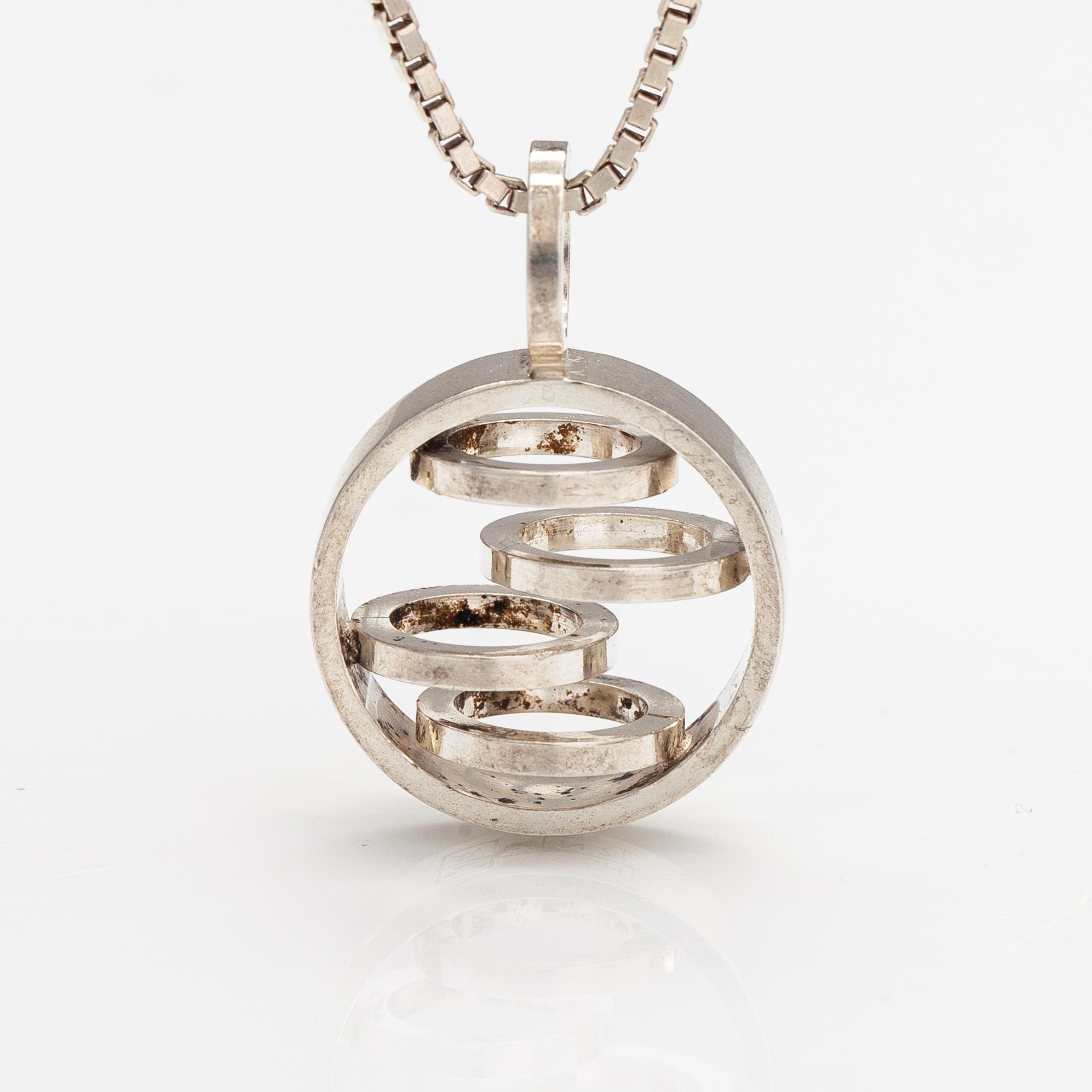 Elis Kauppi, Halsband, stelringsilver. Kupittaan kulta, Åbo 1966.