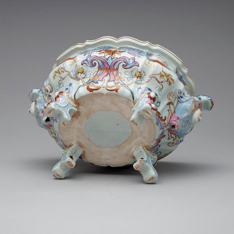 A rare large, finely painted tureen with cover and stand, Qing dynasty, Qianlong (1736-95).