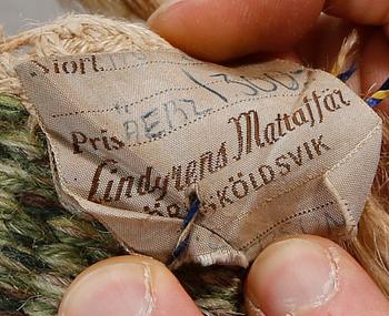 MATTA, rölakan, monogramsignerad RC (Rakel Carlander), omkring 1900-talets mitt, ca 245x160 cm.