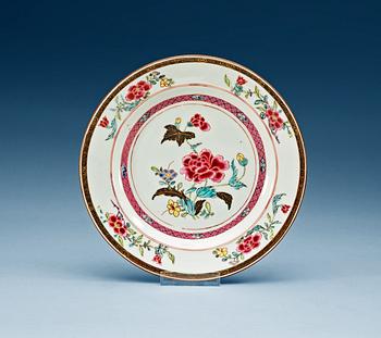 A set of six famille rose dinner plates, Qing dynasti, Qianlong (1736-95).