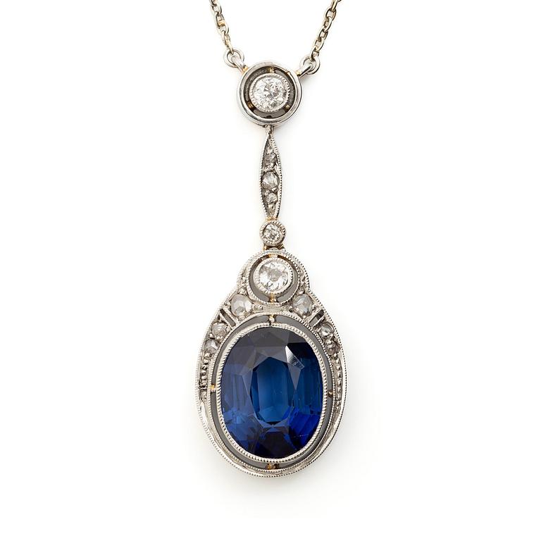 Collier 18K vitguld med en syntetisk safir samt gammal- och rosenslipade diamanter.