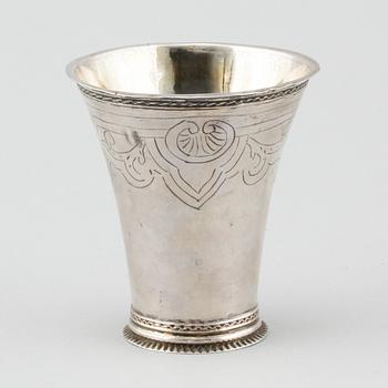 A silver cup by Petter Bergman (1739-1754 (1757)), Skänninge, weight 55 gram.