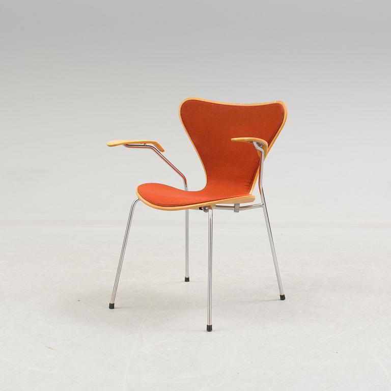 ARNE JACOBSEN, a 'Seven' beech chair from Fritz Hansen, 1980.