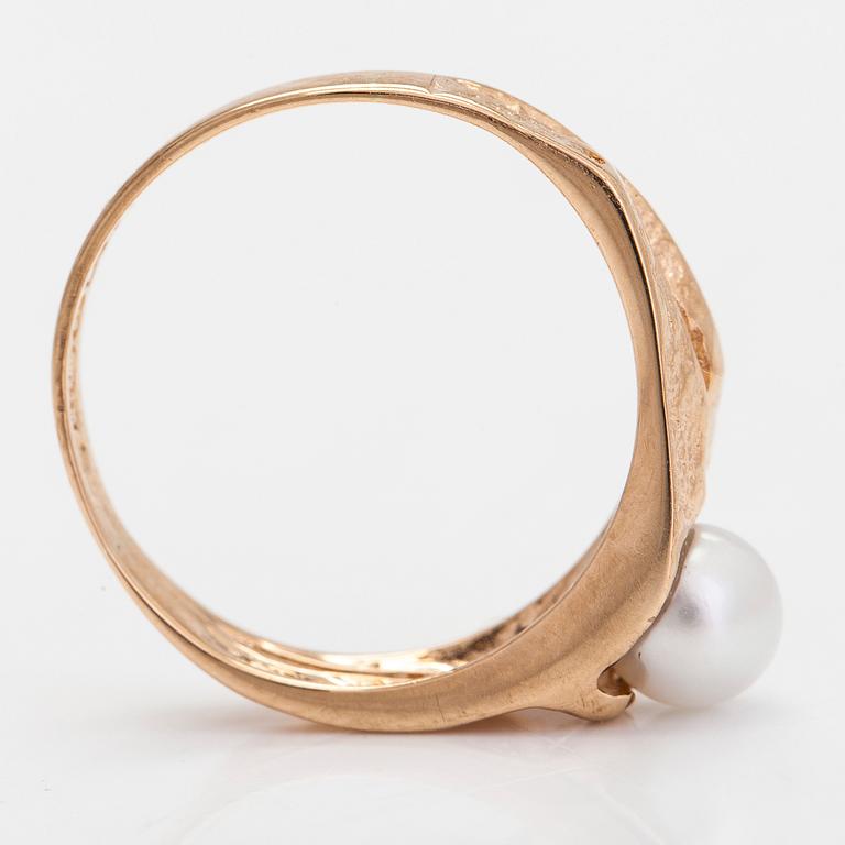 Björn Weckström,  a 14K gold 'Polar Spring' ring with a cultured pearl for Lapponia 1975.