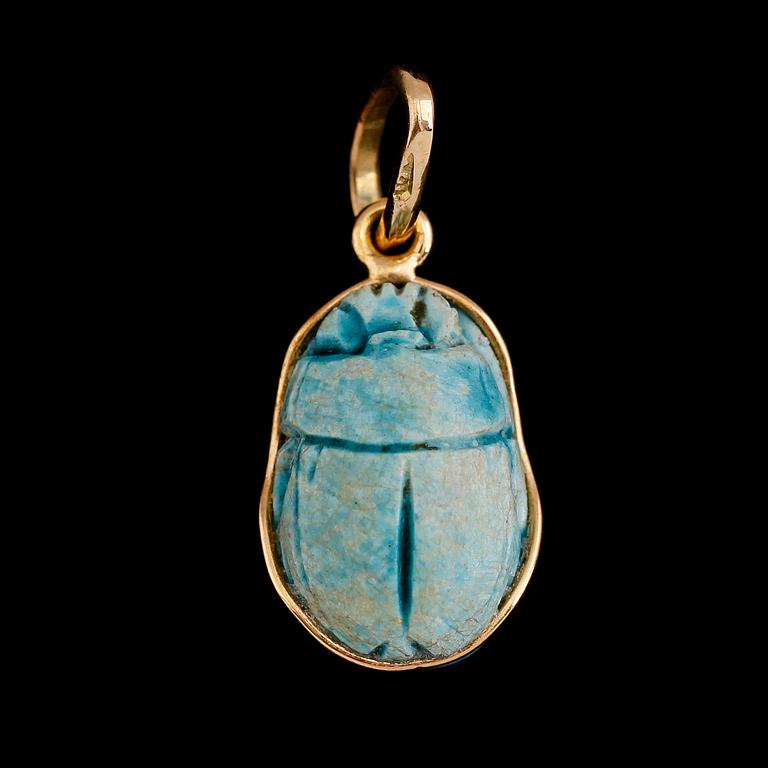 HÄNGE OCH KLACKRING, 18K guld. Ringens vikt ca 6 g.