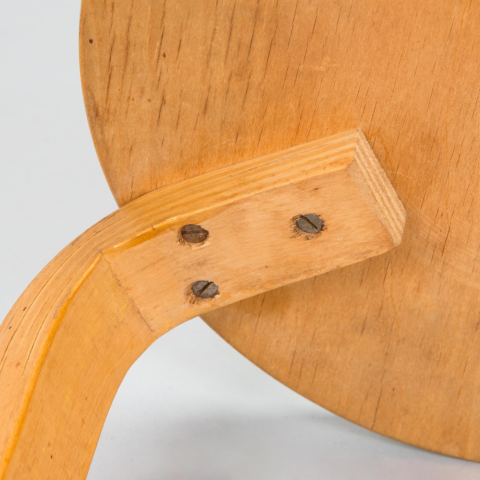 Alvar Aalto, a mid 20th century '60' stool for O.Y. Huonekalu- ja Rakennustyötehdas A.B.