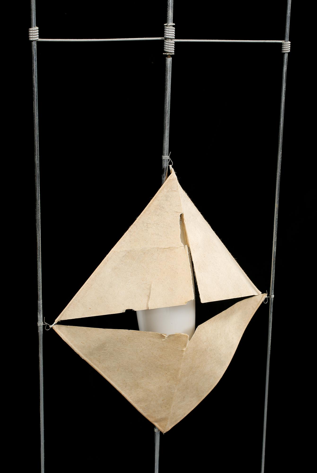 BORDSLAMPA, "Cheerioh", Ingo Maurer, 1900-talets fjärde kvartal.