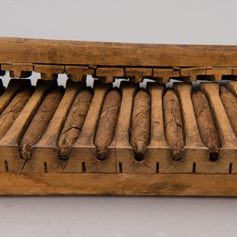A CIGAR FORM, wood, first half of the 20th century.
