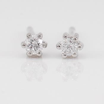 ÖRHÄNGEN, 1 par, 18K vitguld och diamanter tot ca 0.15 ct.