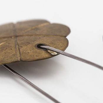 Alexander Calder, flower brooch, 1940.