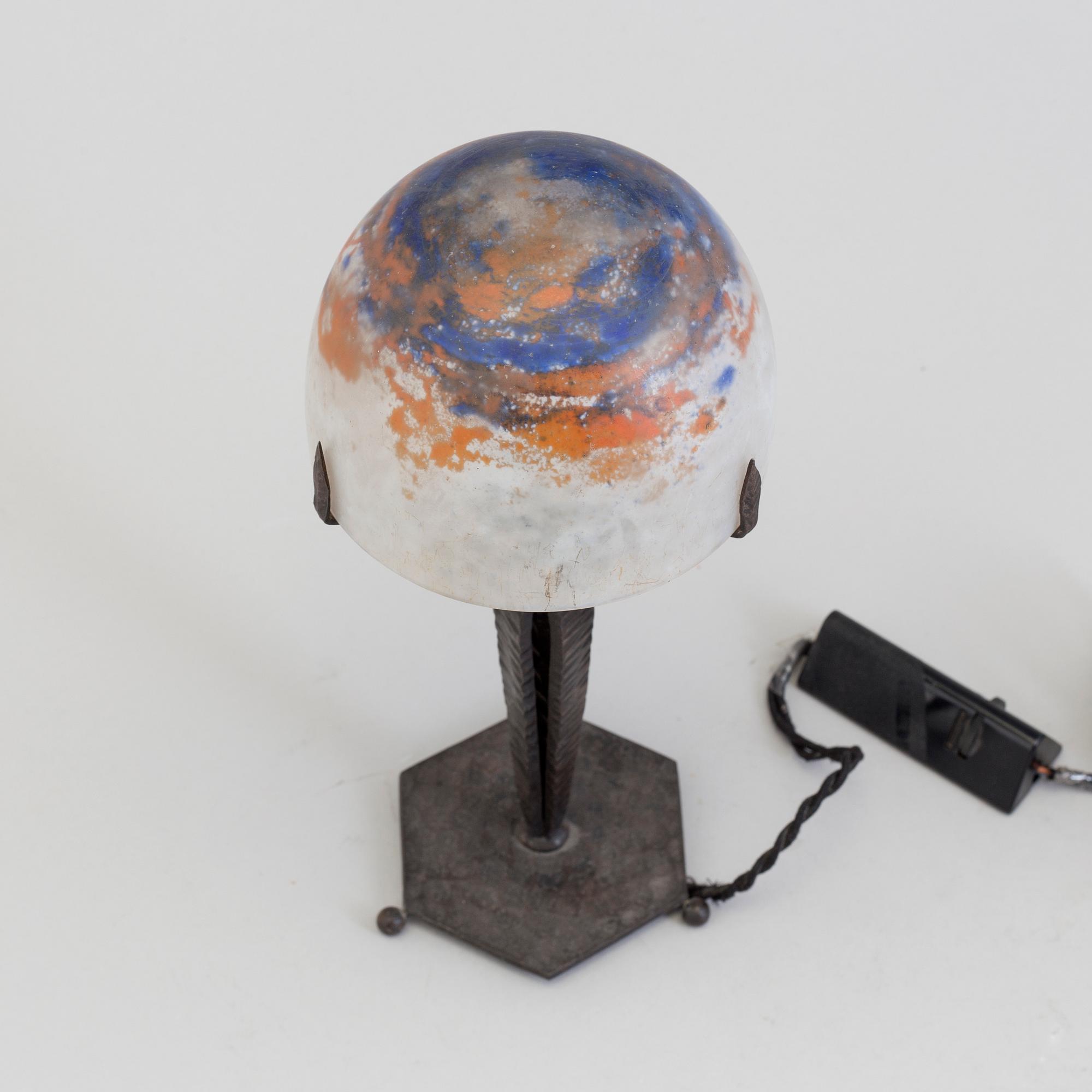 DAUM, bordslampa, Art Nouveau , Nancy, Frankrike, 1900-talets början.