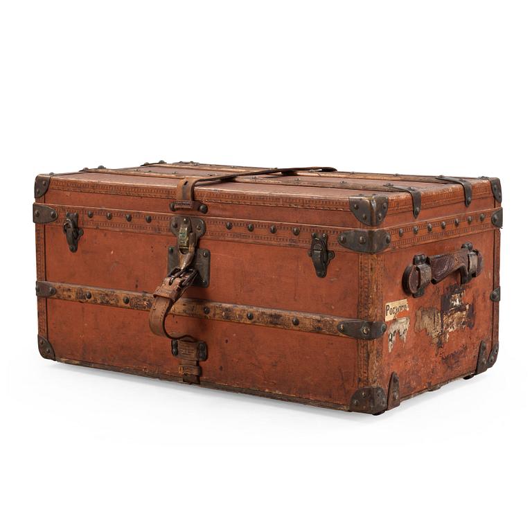 LOUIS VUITTON, a Vuittonite canvas trunk, late 19th/early 20th century.
