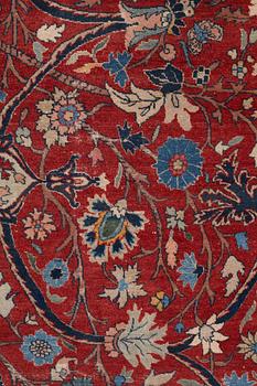 A CARPET, semi-antique Tabriz, ca 359-364 x 259 cm.