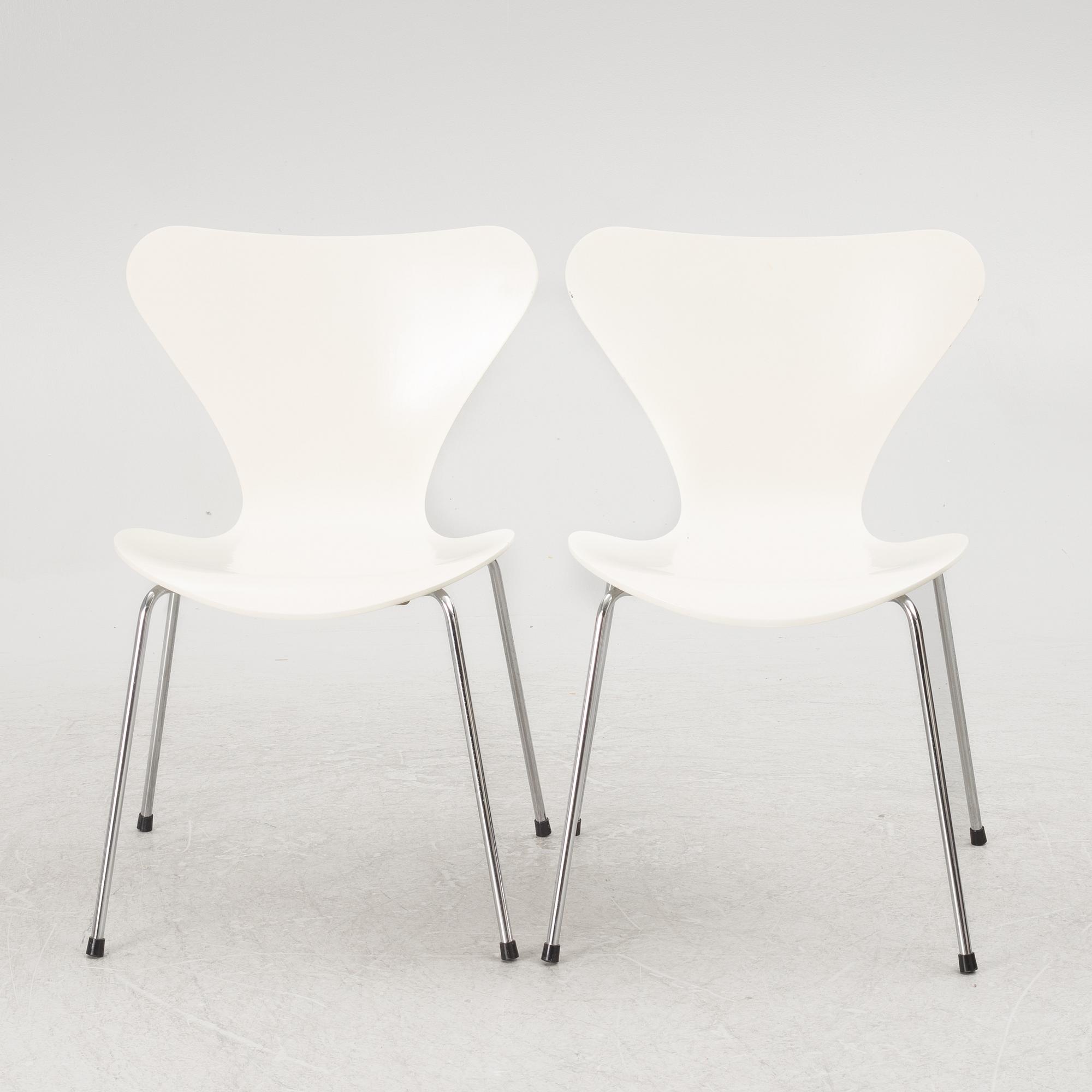 Arne Jacobsen, a set of eight model 'Seven' chairs, Fritz Hansen, Denmark 1990.