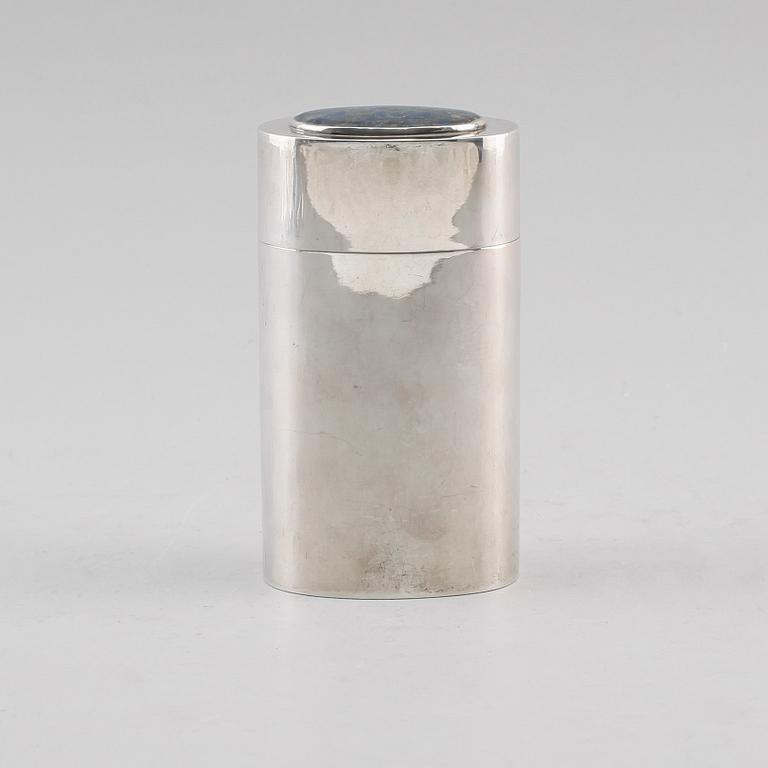 LOCKDOSA, silver, Claes E Giertta, Stockholm 1962. Vikt ca 178 gram.