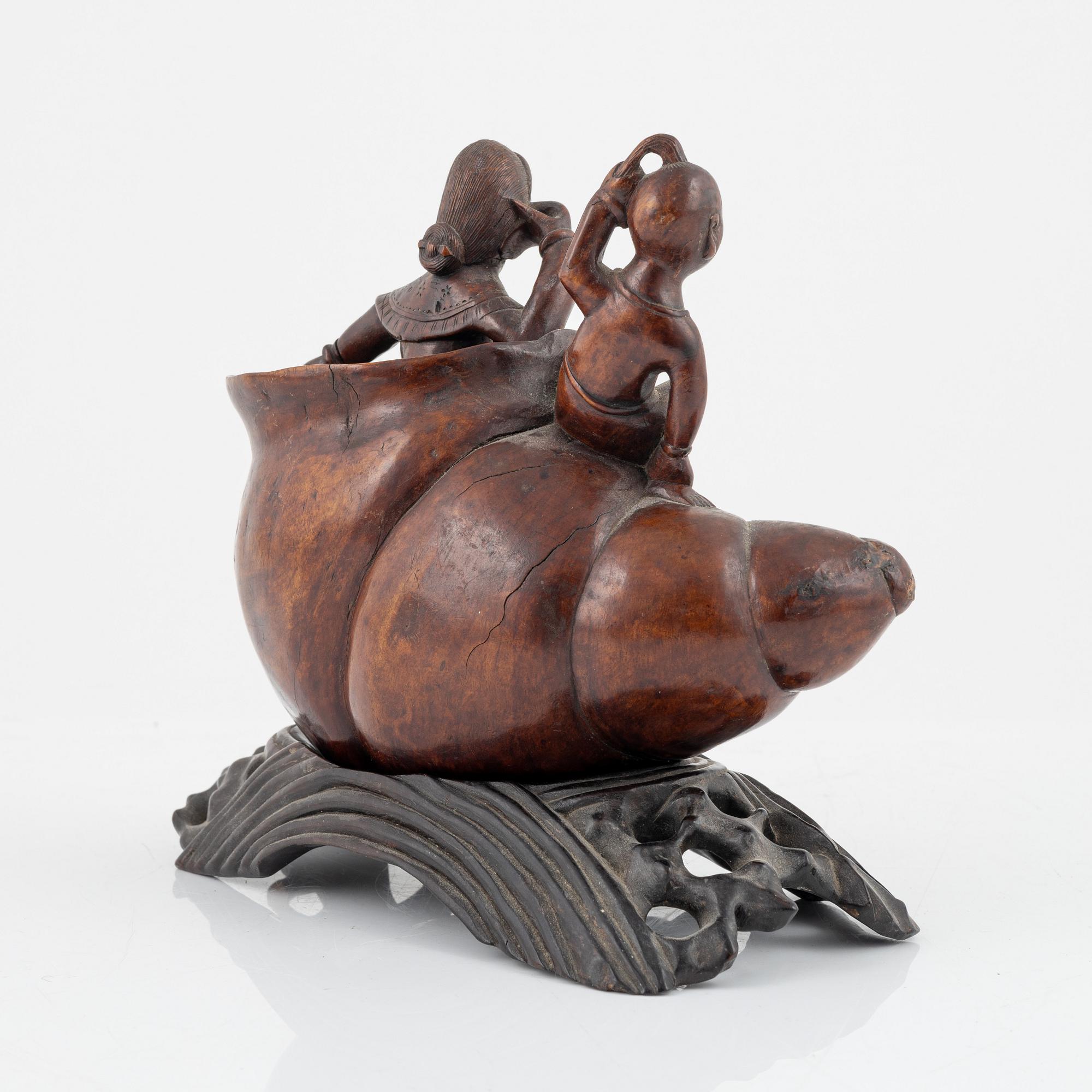 A Chinese root sculpture, Qing dynasty, 18th/19th Century.
