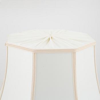 Bordslampor/vaser, ett par, porslin, Kina, 1800-/1900-tal.