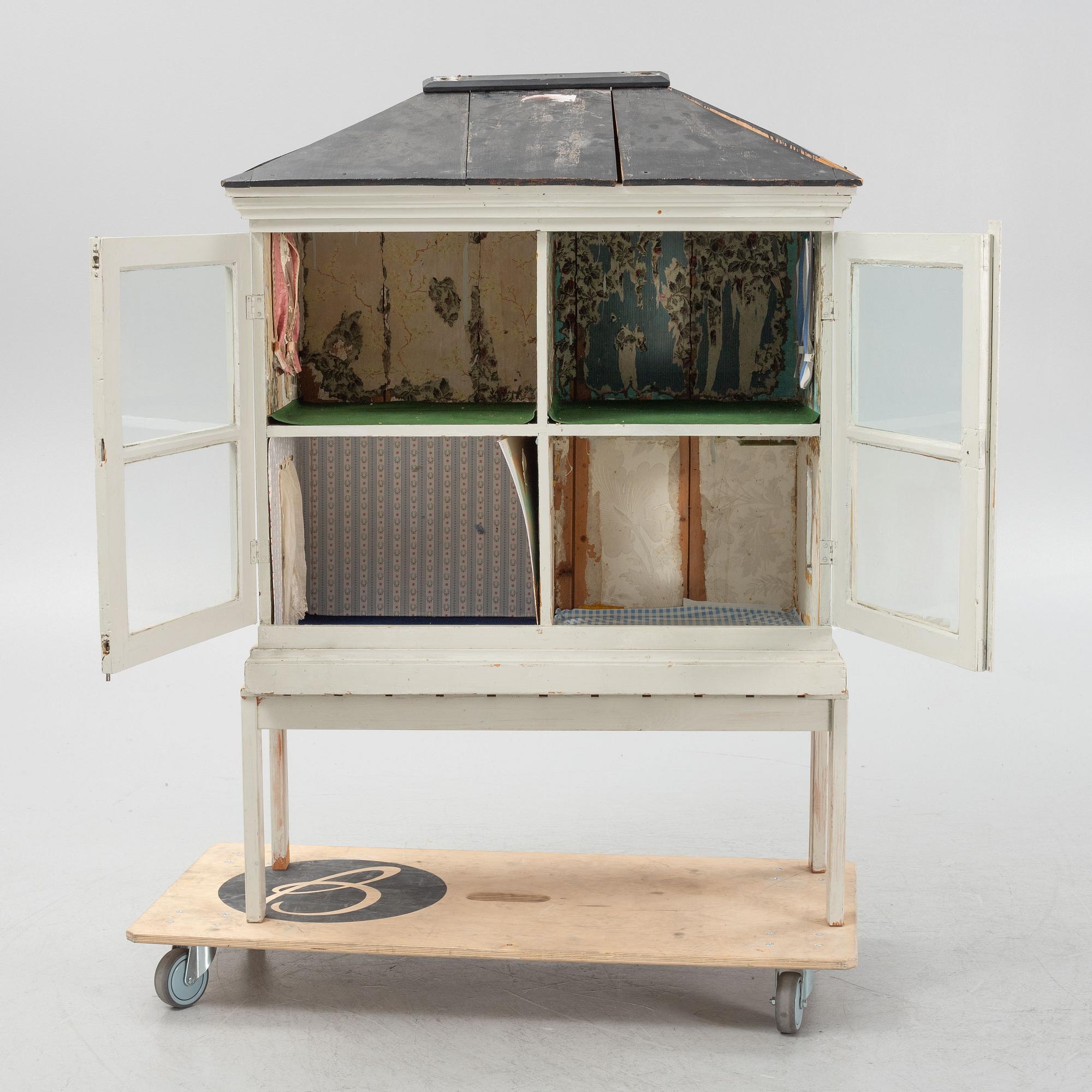 A doll's house, end of the 19th century.