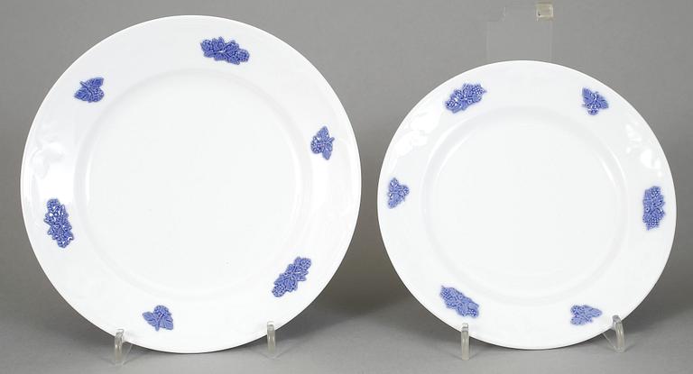 KAFFE samt TESERVIS, 60 delar, porslin, "Blå blom" Old Gustavsberg, 1900-tals mitt.
