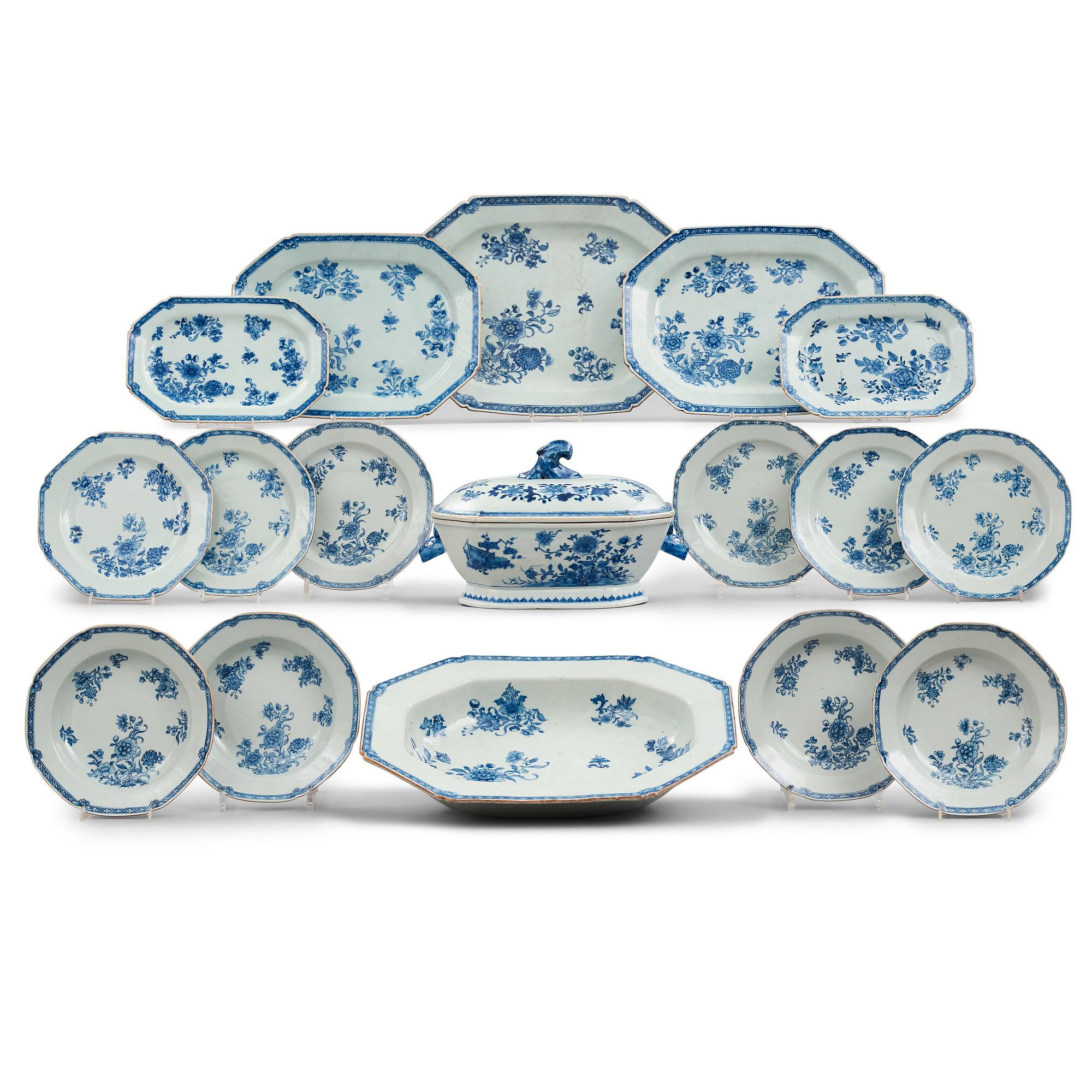 Servis, 53 delar, kompaniporslin. Qingdynastin, Qianlong (1736-95).