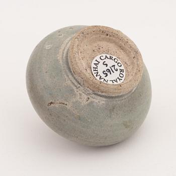 A small celadon Sawankhalok vase, 15th cenury, Royal Nanhai Cargo.
