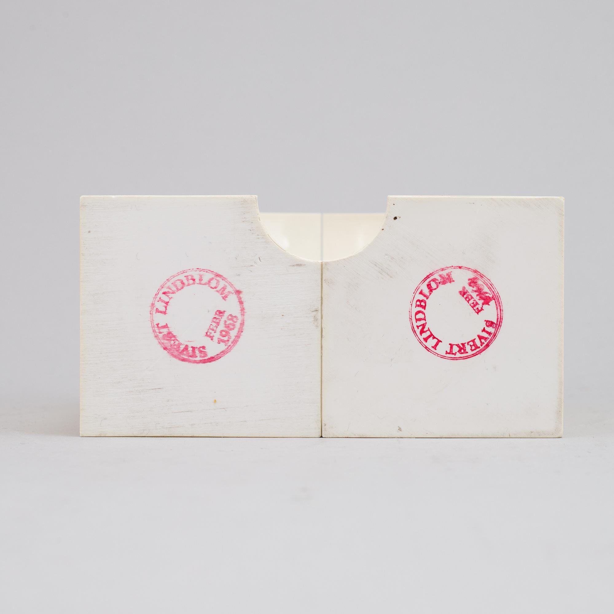 Sivert Lindblom, sculpture, 2 parts, plastic, stamped 1968.