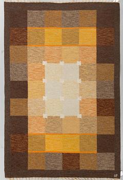 A CARPET, flat weave, signed UP (Ulla Parkdal), around 202 x 133 cm.