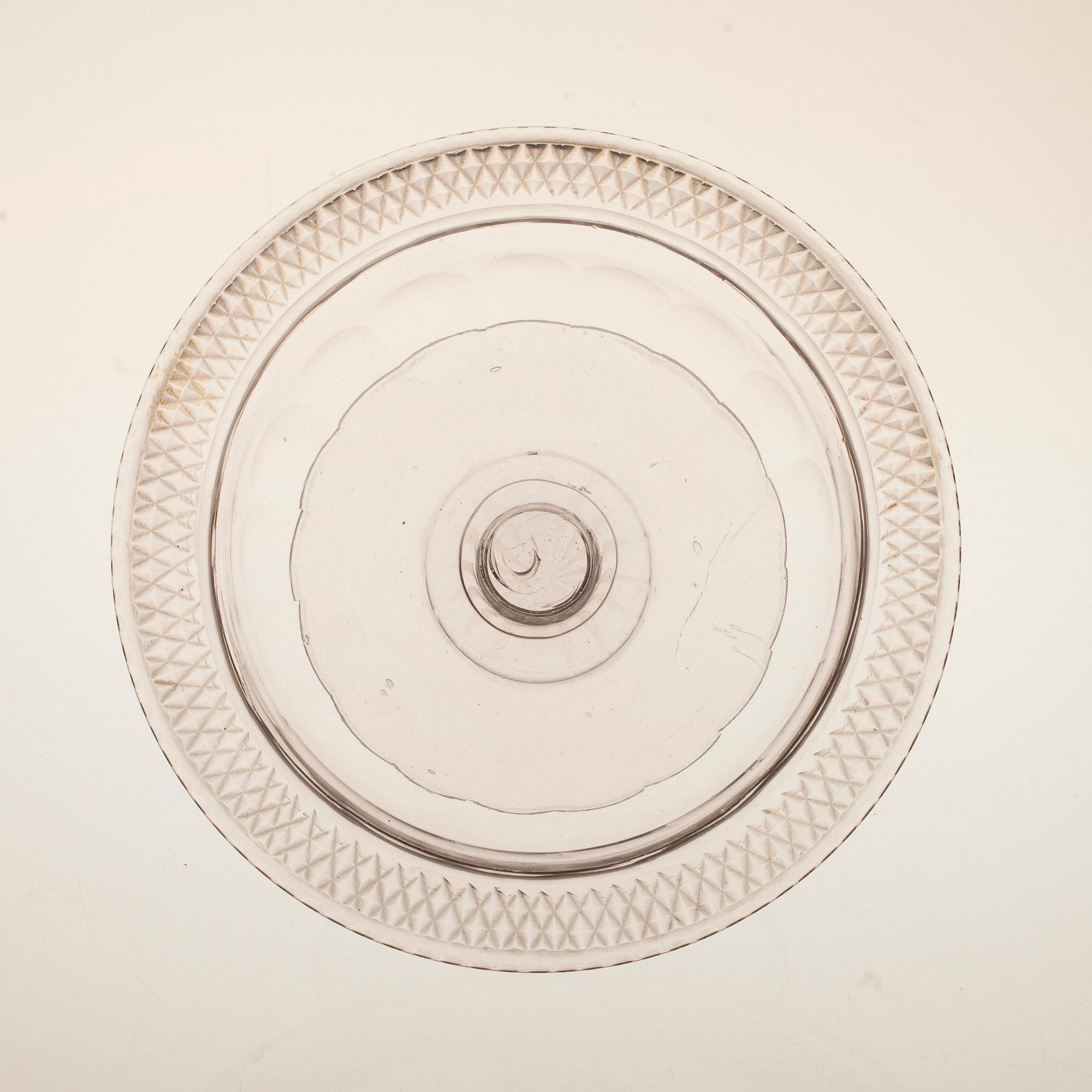 PARTI GLASFÖREMÅL, 5 delar, 1700/1800-tal.