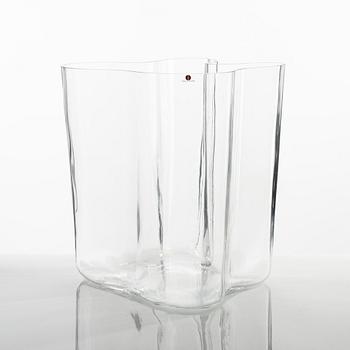 Alvar Aalto, vas, glas, modell 3031, Iittala, Finland, signerad.