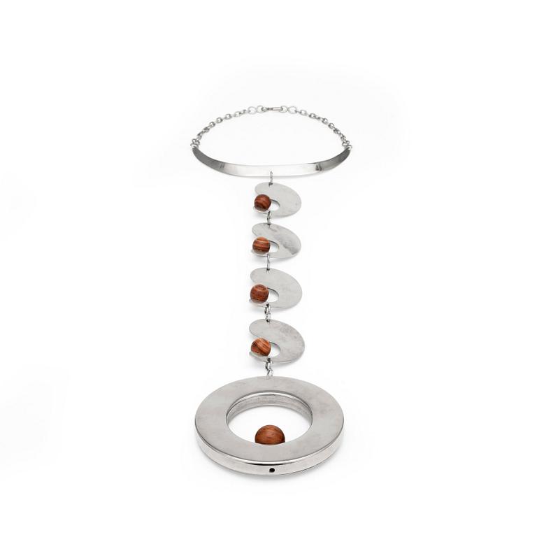 PIERRE CARDIN, collier.