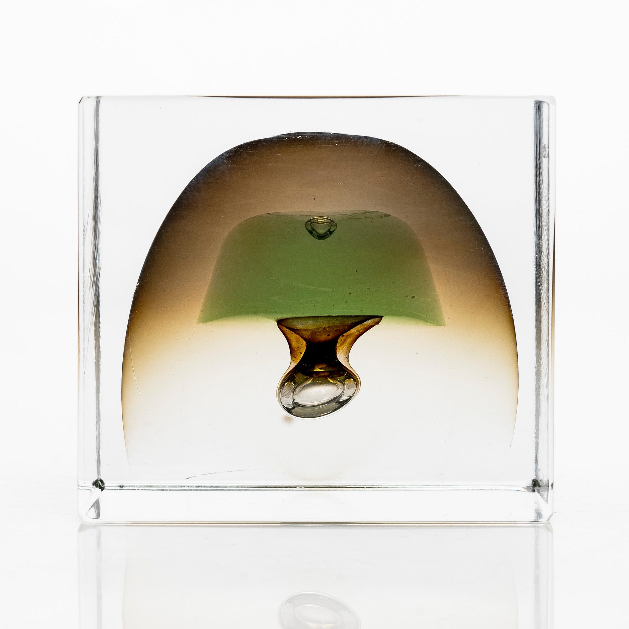 Oiva Toikka, An annual cube, signed Oiva Toikka Nuutajärvi 1983 and numbered 300/2000.