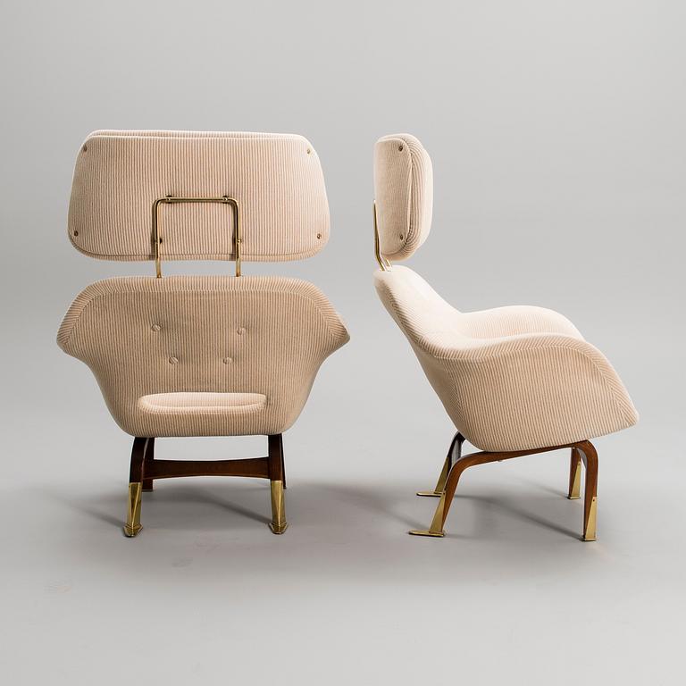 ILMARI TAPIOVAARA, A PAIR OF ARMCHAIRS WITH NECK RESTS. "Marski Chair". Asko 1957.