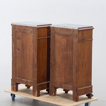 SÄNGBORD ett par 1900-talets första hälft.