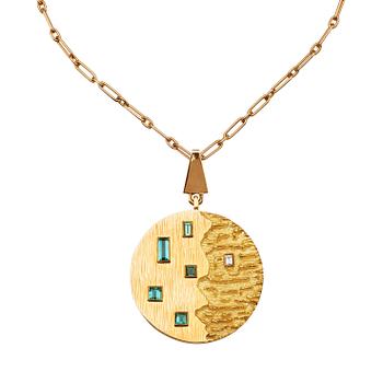 417. A John Rørvig 18k pendant and 14k chain, Denmark. Vikt tillsammans 61 g.