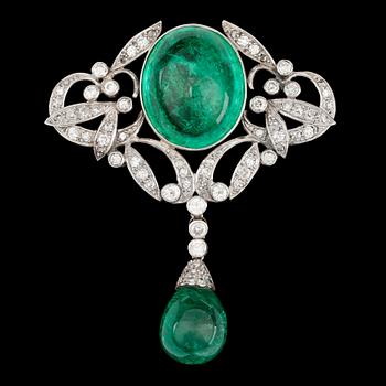 1108. A cabochon cut emerald, tot. 37.06 cts and brilliant cut diamond brooch.
