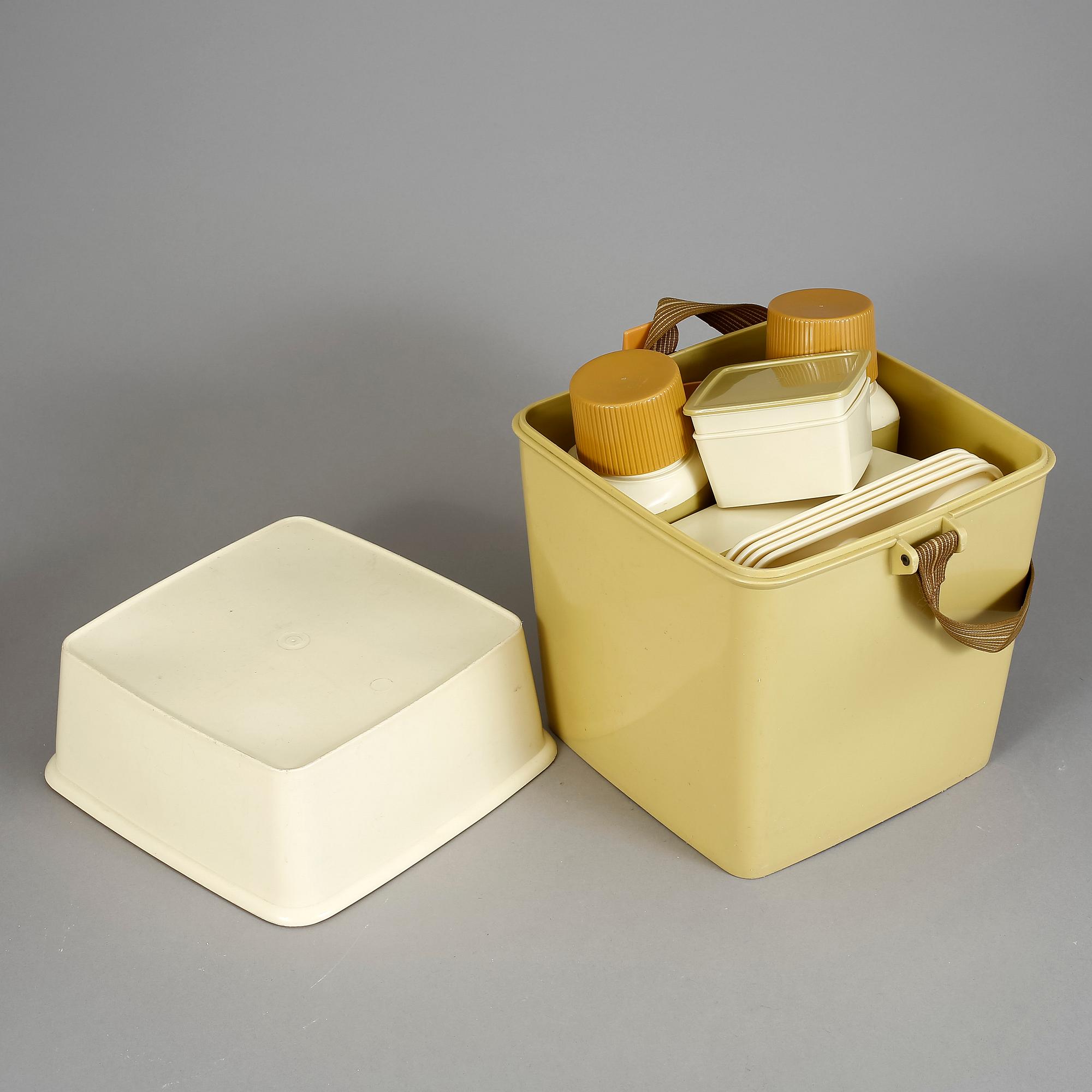 PICKNICKSET, "Taffel Friluftsservis", Sigvard Bernadotte för Husqvarna. Formgiven 1959.