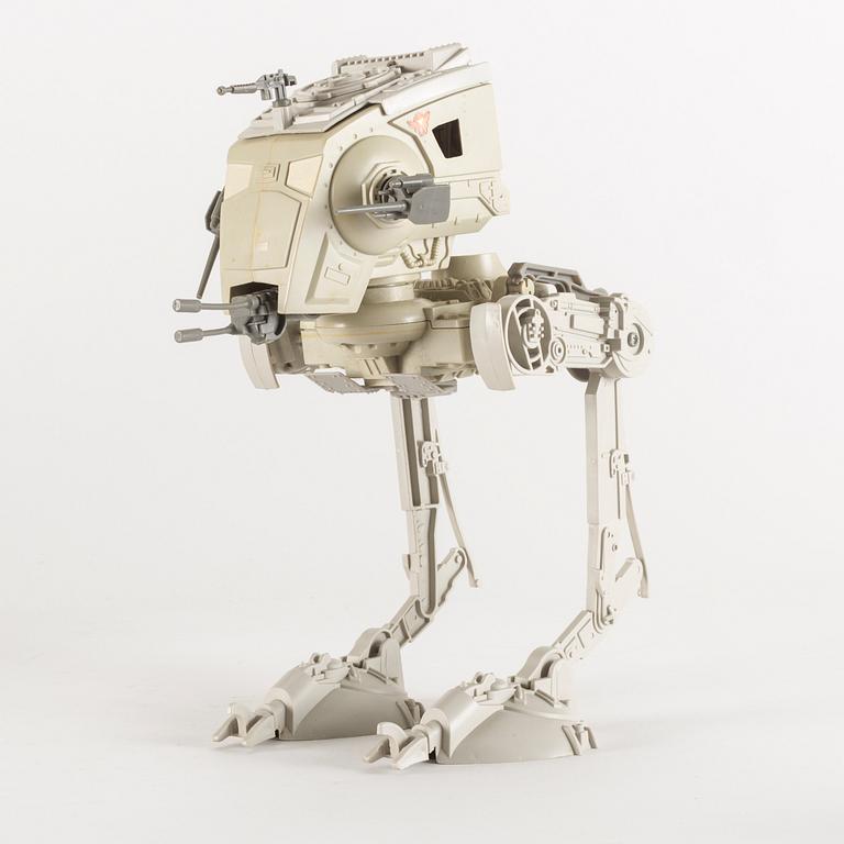 STAR WARS, AT-ST, Speeder bike samt Droids Side Gunner i svensksålda kartonger, 1983-85.