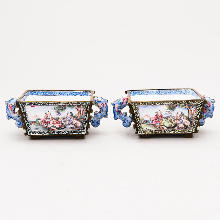 A pair of mid 18th Century Chinese enamel bowls.