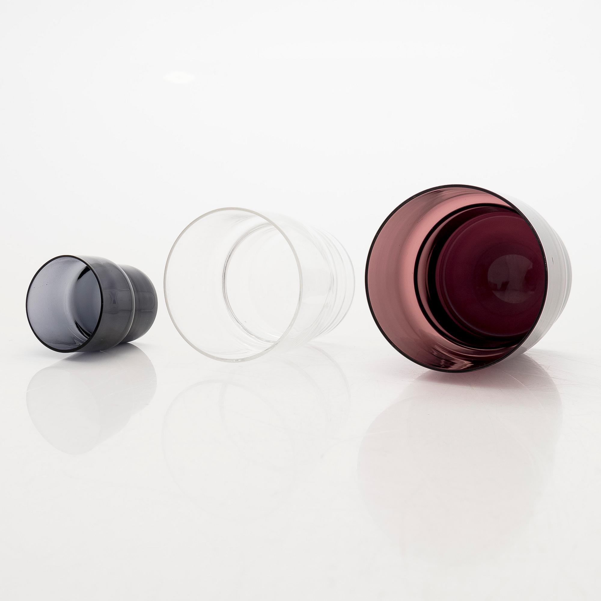 Saara Hopea, dricksglas, 26 st och kannor, 2 st, Nuutajärvi Notsjö.