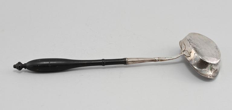 SOPPSLEV, silver, Johan Petter Hollman, Skänninge, 1942. Vikt 163 g.