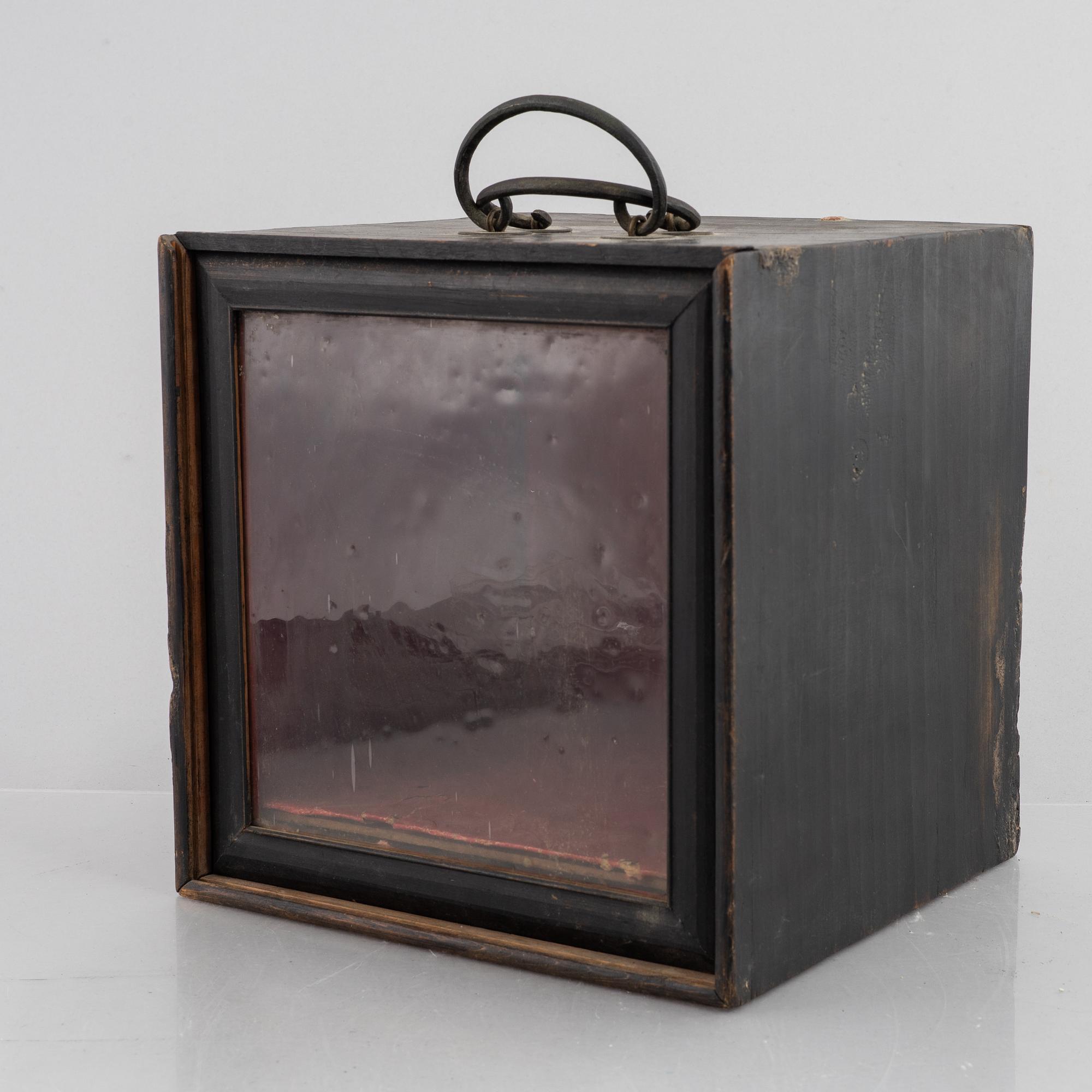 A Chinese wooden box, 20th century.