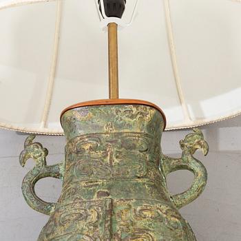 Bordslampa, Kina,1900-talets andra hälft.