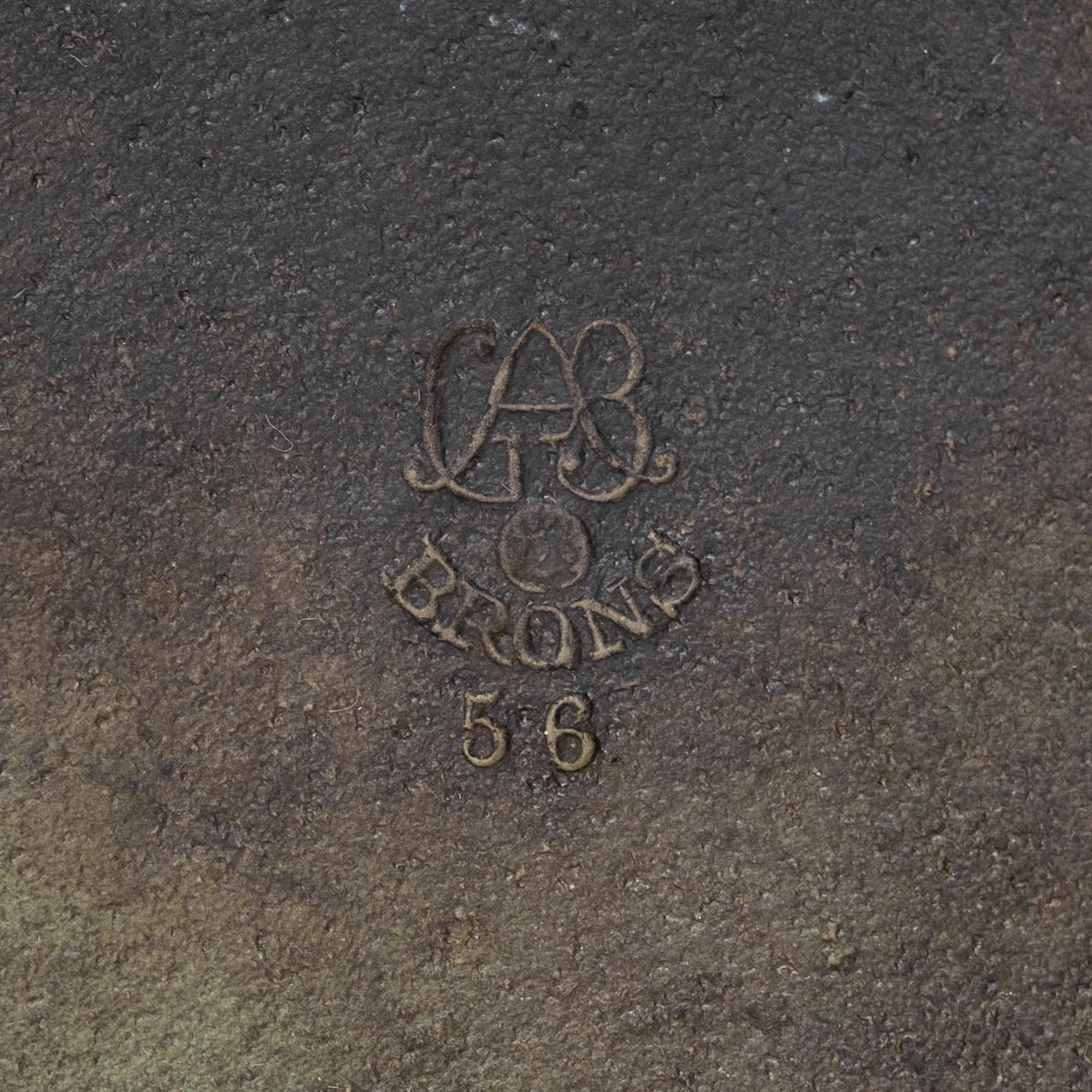 Guldsmedsaktiebolaget, skrivbordsställ samt ljusstakar ett par, brons, 1920-tal.