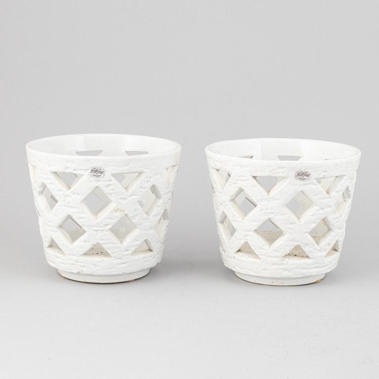 Gunnar Nylund, a set of 14 stoneware pot and plates and a vase/candle holder, Rörstrand.