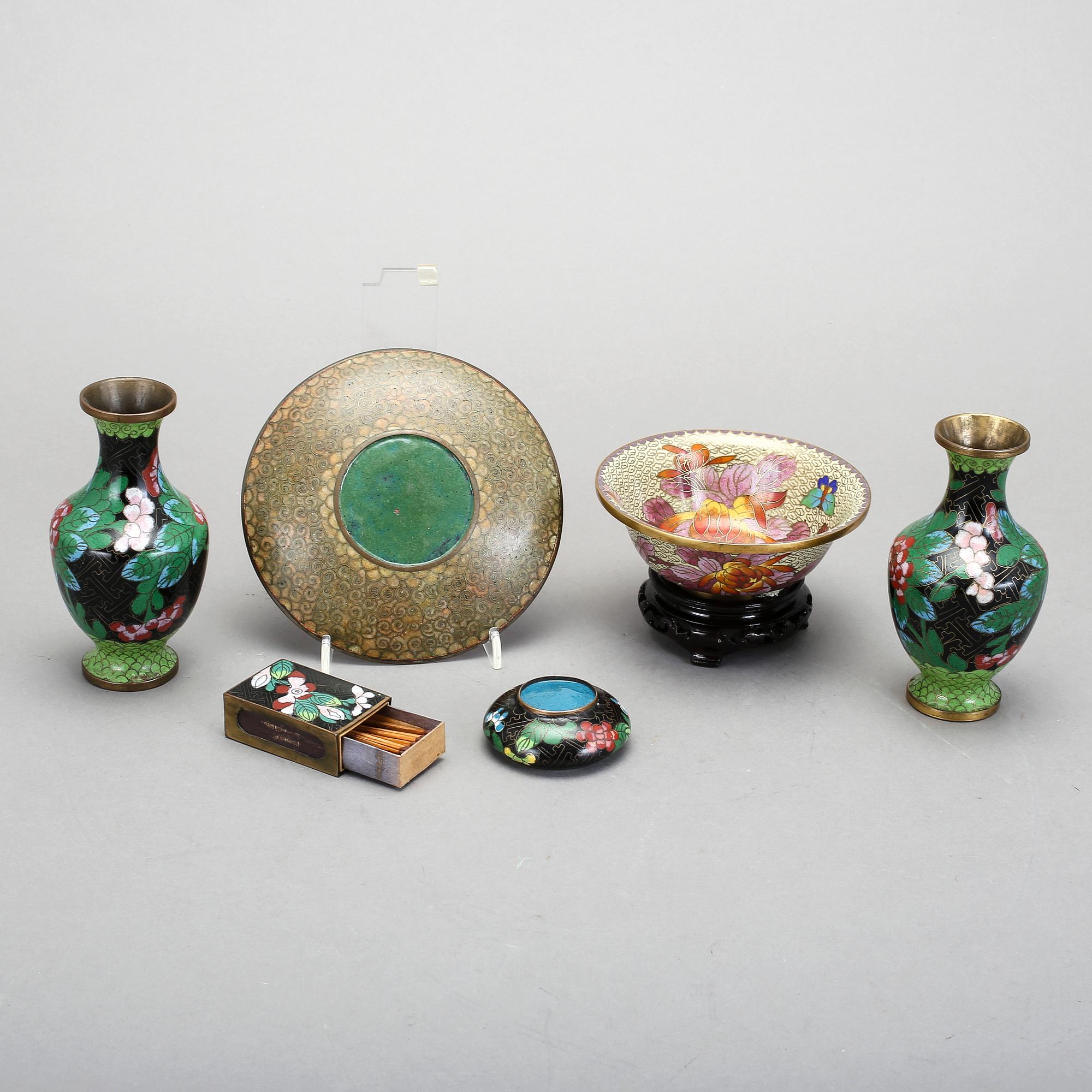 PARTI CLOISONNE,  8 delar, omkring 1900-tal, mestadels Kina.