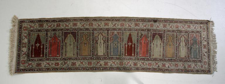 MATTOR, 2 st, orientaliska. 124 x 73 resp 203 x 58.