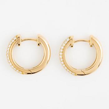 Hoop earrings, 18K gold with brilliant-cut diamonds.