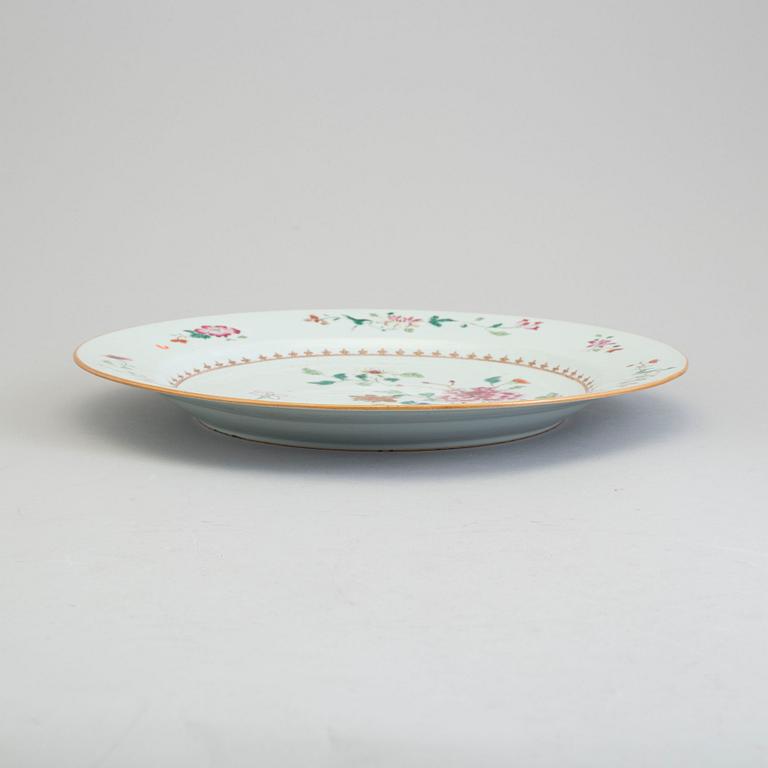 A famille rose export porcelain dish, Qing dynasty, Qianlong (1736-95).