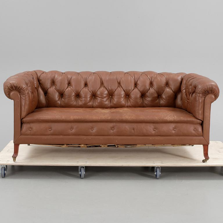 SOFFA, av Chesterfieldmodell, 1920/30-tal.